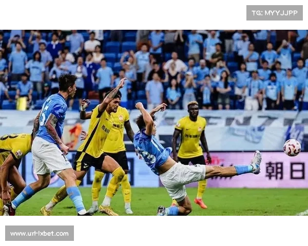 裁判未判埃弗顿基恩禁区手球引争议引发球迷强烈不满